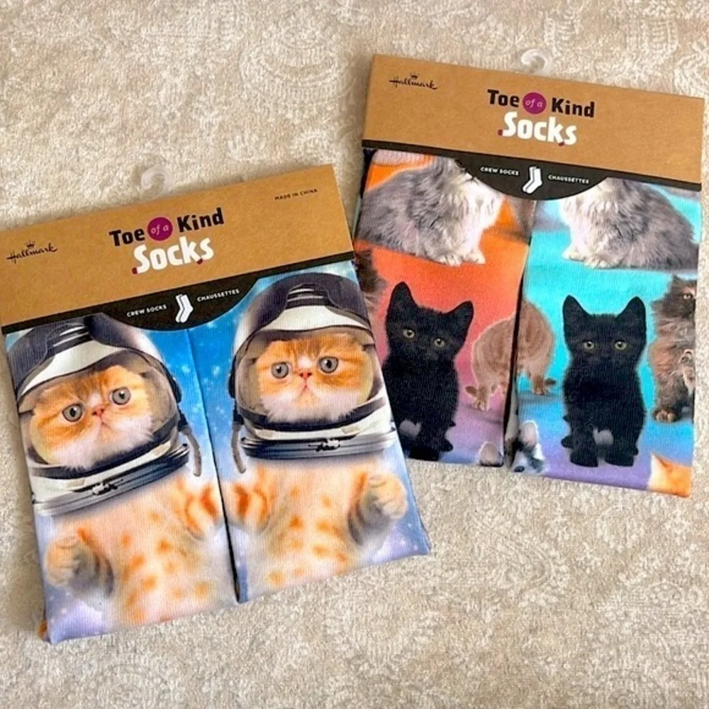 Brand New Set of 2 Pairs of Hallmark Toe of a Kind Crew Socks Kitties Space Cat